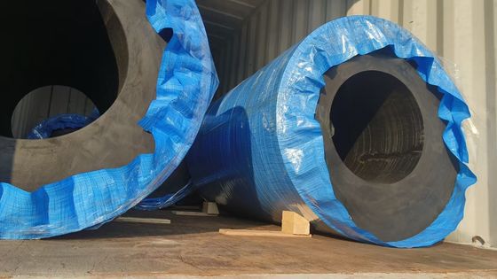 Défenses cylindriques en caoutchouc résistantes à la corrosion, longueur 1 000 à 5 000 mm, diamètre 100 à 2 000 mm, idéales pour les ports offshore et les chantiers navals
