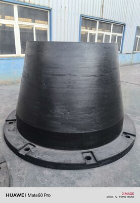 Excellents défenses coniques en caoutchouc à résistance aux chocs, amortisseur industriel d'amarrage, avec format de dessin PDF pour installations portuaires