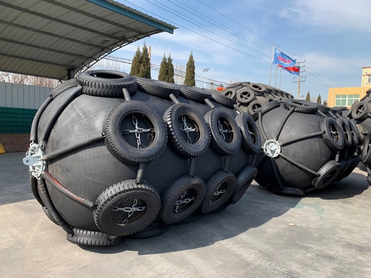 Fenders pneumatiques cylindriques Yokohama - personnalisables jusqu'à 4,5 m