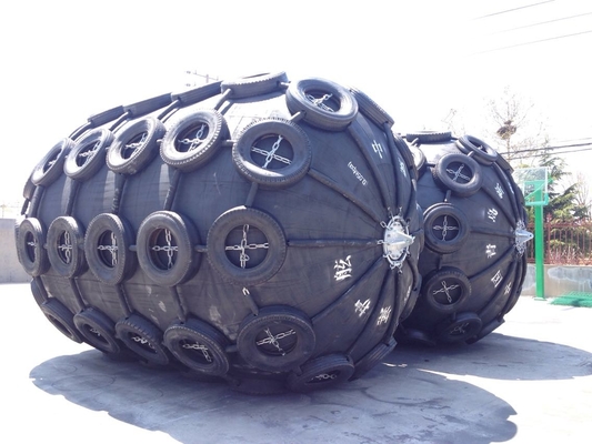 50 kPa-80 kPa Fenders pneumatiques Yokohama pour une utilisation en mer