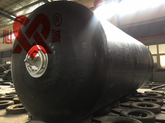 Densité ISO 17357 Fender rempli de mousse de polyuréthane standard sans marques et peu d'entretien