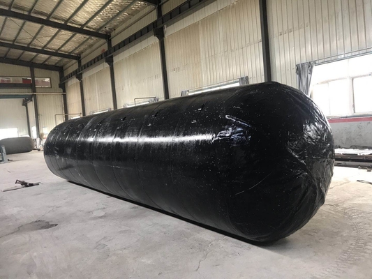 Airbags en caoutchouc sous pression pour les navires pour l'accostage, le levage et le lancement avec une couche intérieure en caoutchouc naturel
