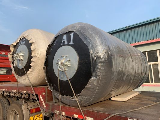 Fenders de bateaux en mousse Densité Fenders en caoutchouc PU pour éviter les collisions