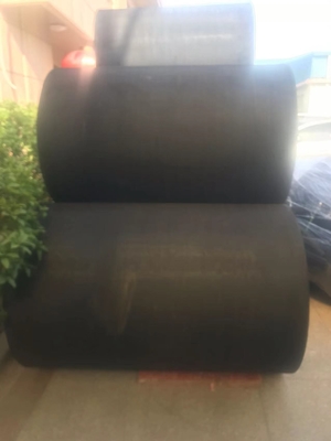 Résistance à la traction Fender en caoutchouc boulonné Conception personnalisée pour absorption d'énergie / résistance aux intempéries