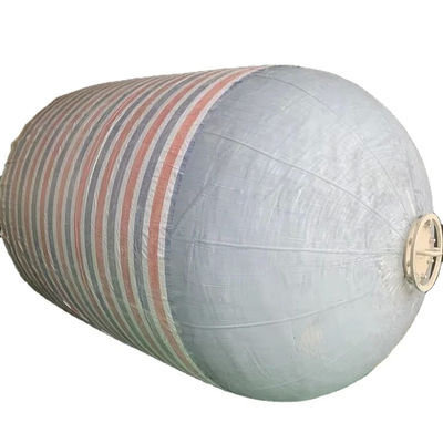 0.5-4.5m de diamètre Yokohama Marine Fender Avec faible force de réaction Et 2 ans de garantie