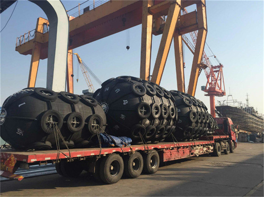 Fenders pneumatiques en caoutchouc Yokohama pour la protection des navires