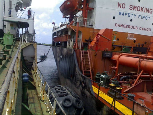 Fenders pneumatiques en caoutchouc Yokohama pour la protection des navires