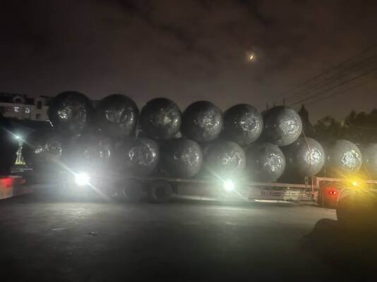 Pare-battage marin en mousse de polyuréthane PU, offrant une excellente élasticité et résistance aux contraintes environnementales marines