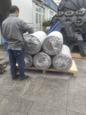 Pare-battage marin en mousse de polyuréthane PU, offrant une excellente élasticité et résistance aux contraintes environnementales marines