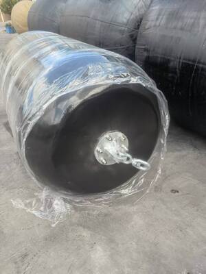 Période de 24 mois Fenders remplis de mousse D3.0m X L5.0m Déflexion 60% Solution de protection durable du quai maritime