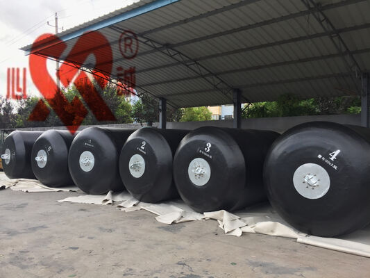 Période de 24 mois Fenders remplis de mousse D3.0m X L5.0m Déflexion 60% Solution de protection durable du quai maritime