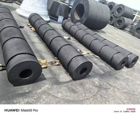 Pare-battages pour remorqueurs, dureté 70-85A, forte capacité de charge, fabrication par moulage et extrusion, solutions de protection marine durables