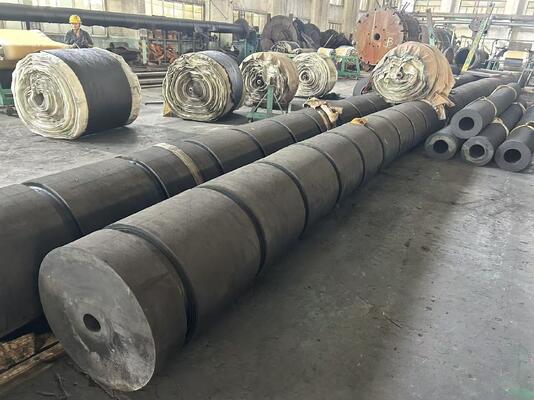 Pare-battages pour remorqueurs, dureté 70-85A, forte capacité de charge, fabrication par moulage et extrusion, solutions de protection marine durables